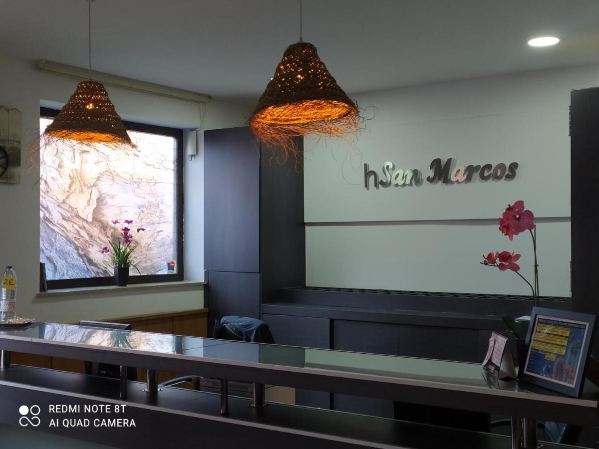 Hostal San Marcos 산마틴데라베가 외부 사진